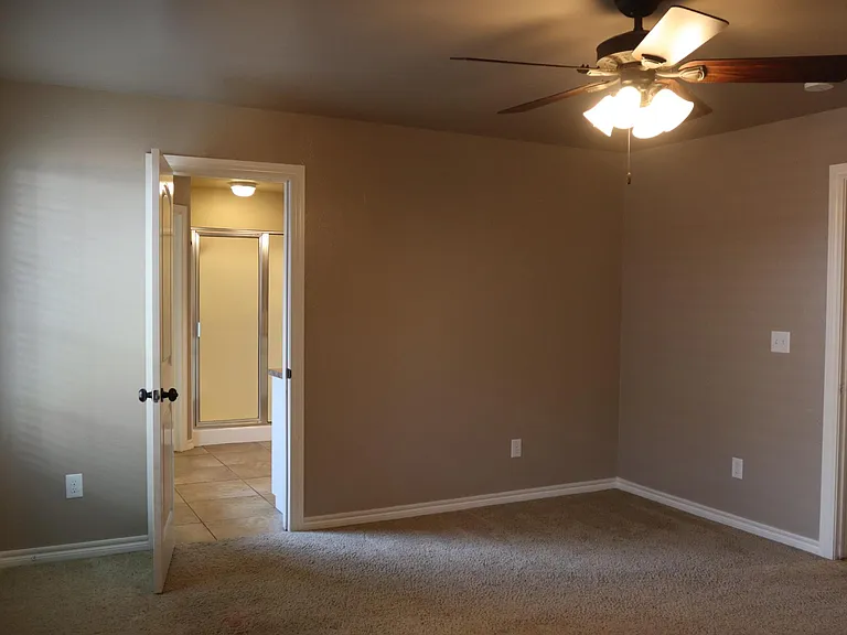 418 Addington — Photo 36