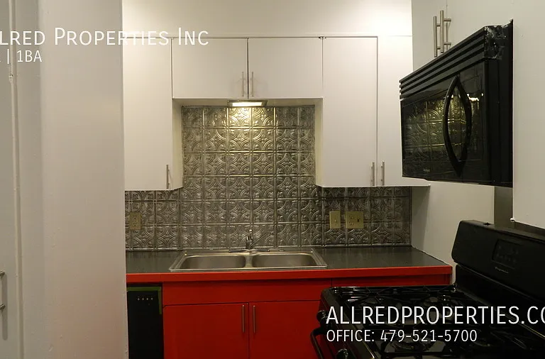 621 N Leverett Ave #2 — Photo 5