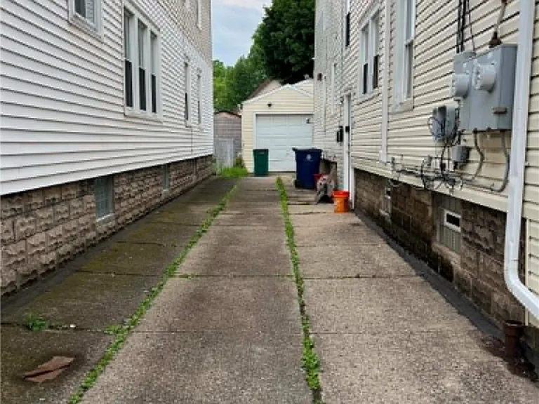 422 Moselle St — Photo 10