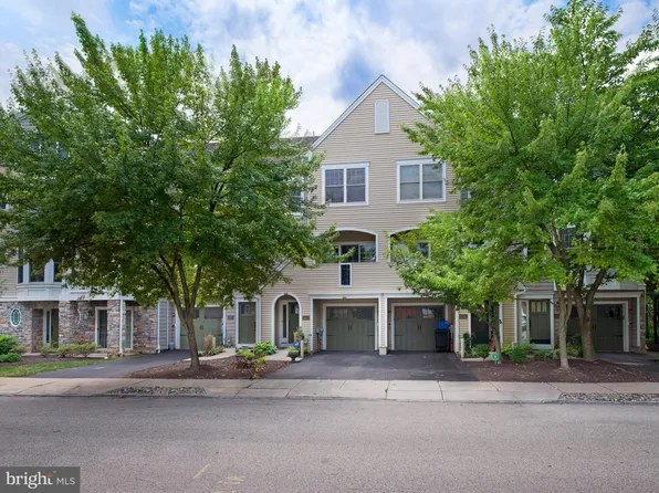 232 W Spring Ave, Ardmore, PA 19003