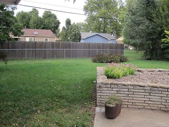 3rd image of 1001 E Jewell Ave