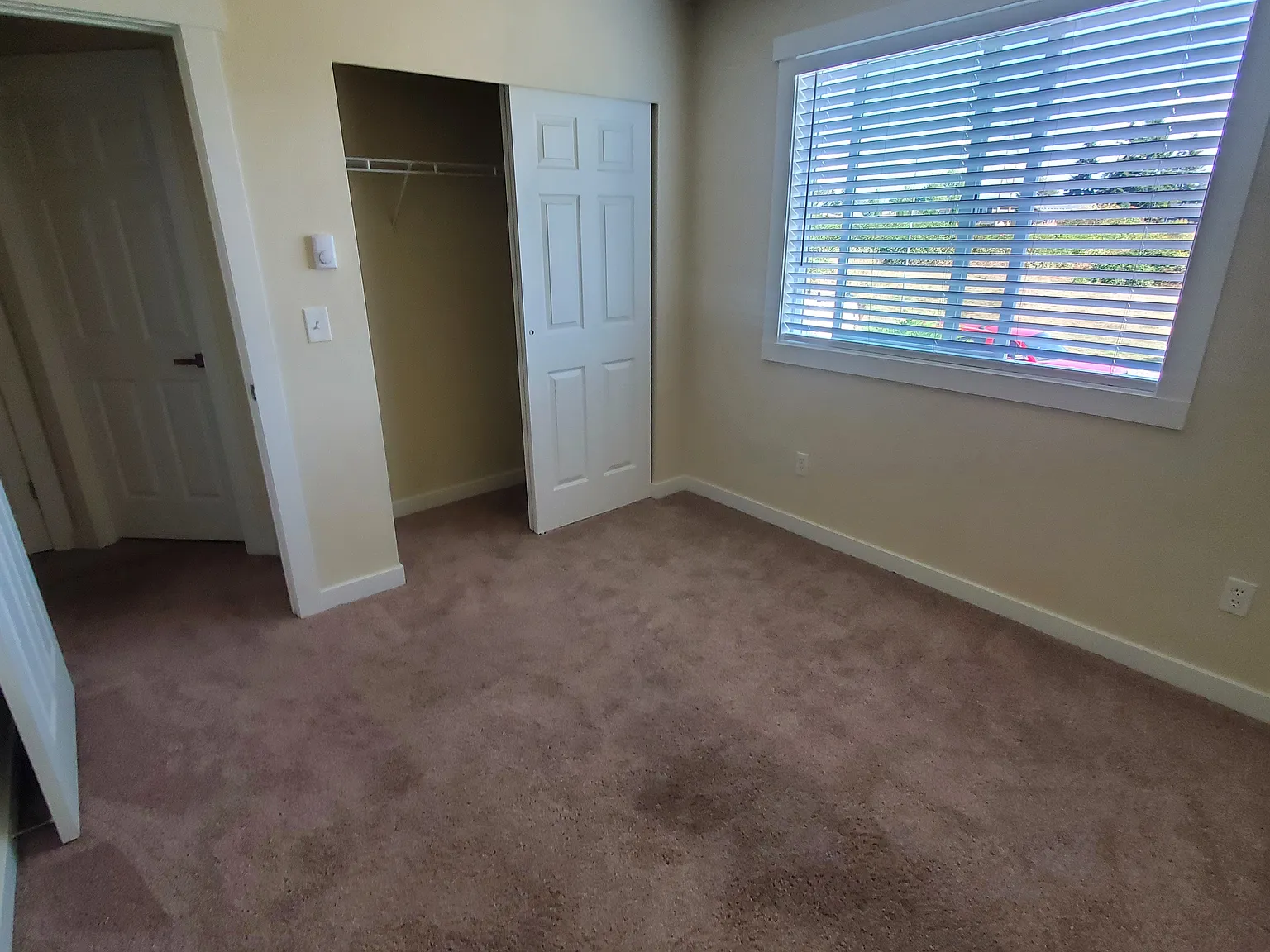 3 bed, 2.5 bath, $1,080 — Photo 2