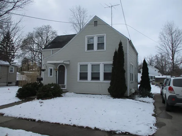 739 N Park St, Owosso, MI 48867