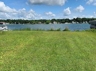 68766 S Shore Dr, Edwardsburg, MI 49112
