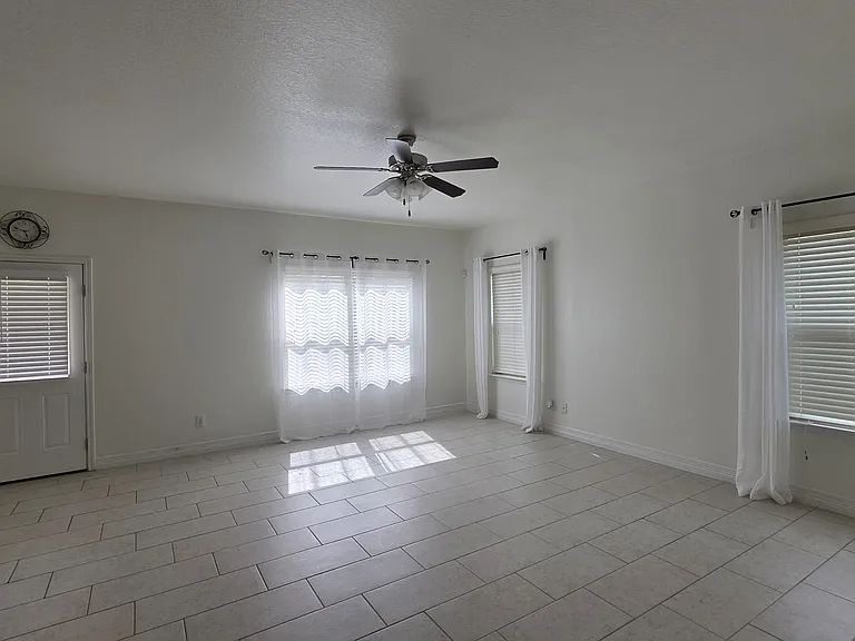 4902 Eagle Valley — Photo 6