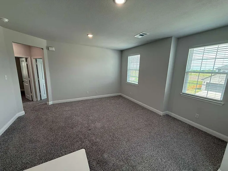 517 Lana Dr — Photo 16