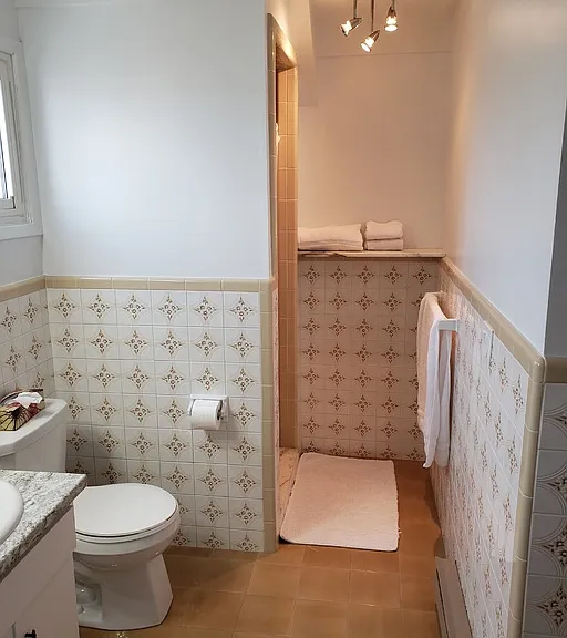 473 Erie St E #1A — Photo 9