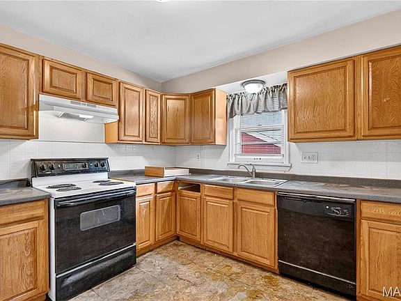 5th image of 413 Ballman Ave