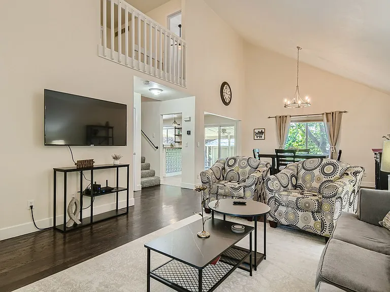 3846 Dyanna Dr — Photo 1