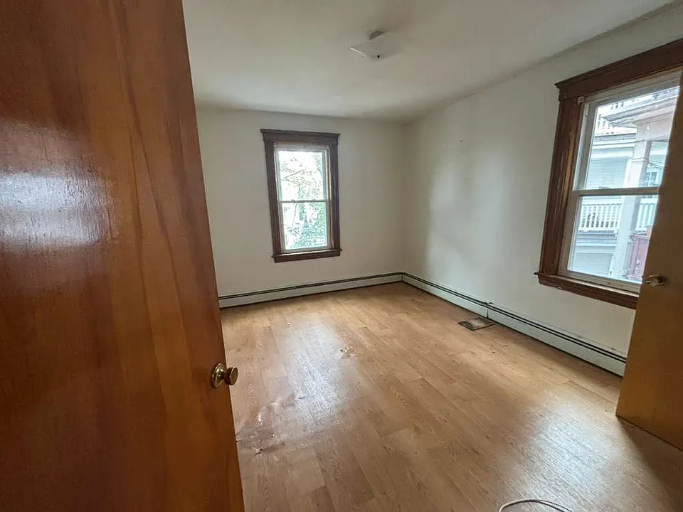 116-120B Bennington St #2