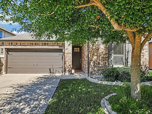 2nd image of 13820 Lyndon B Johnson St