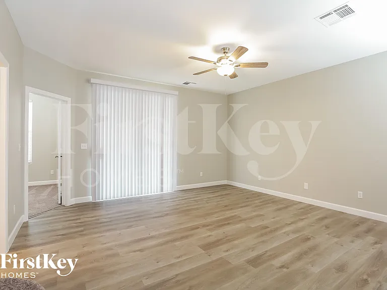 8794 Timberleaf Ct — Photo 3