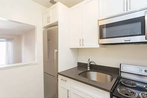 Rented by Compass | media 7