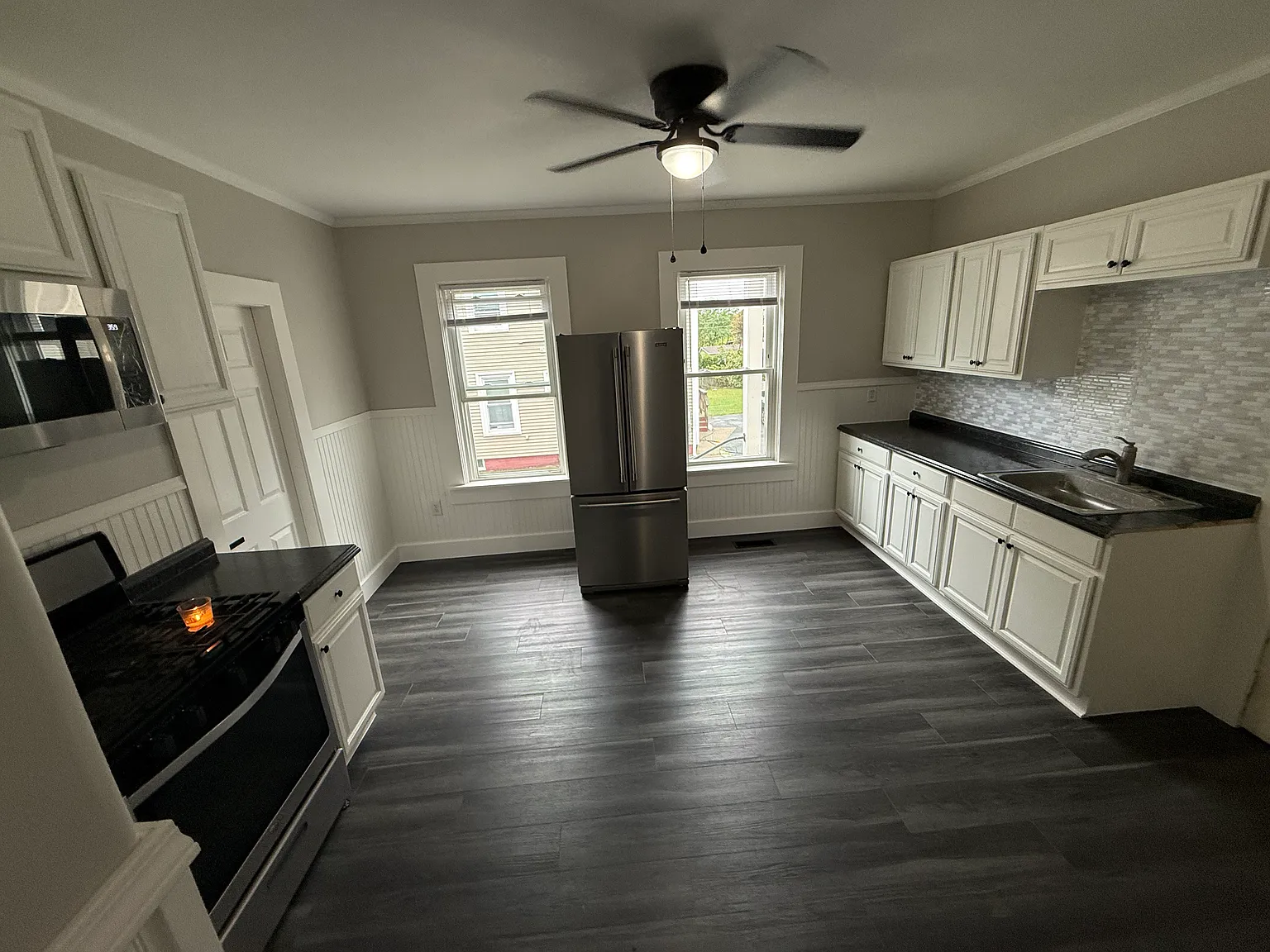 2 bed, 1100 sqft, $1,900 — Photo 3