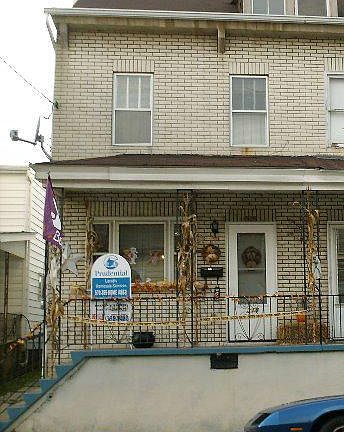 3rd image of 318 Pine Hill St