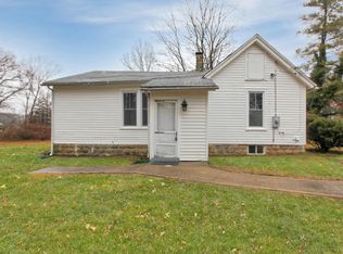 124 Pennsylvania Ave, Medford, NY 11763