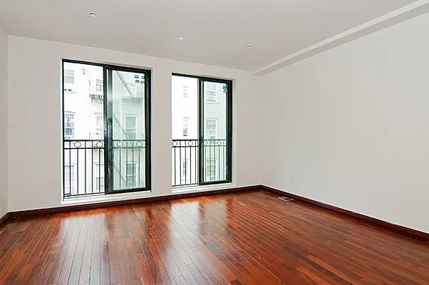 Rented by STAR CITIES INTERNATIONAL PROPERTY CORPORATION | media 15