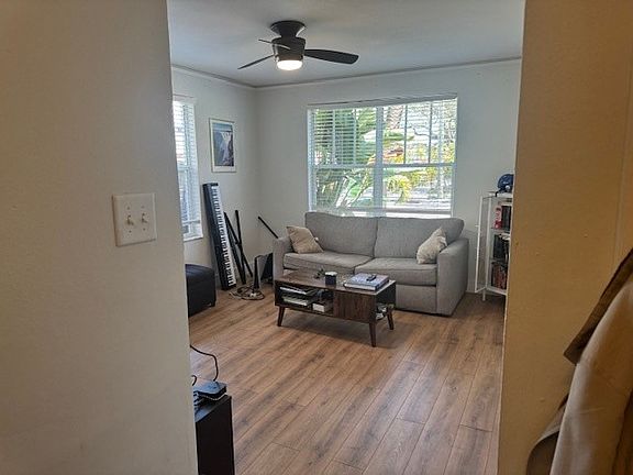 5th image of 202 Columbia Dr APT 2