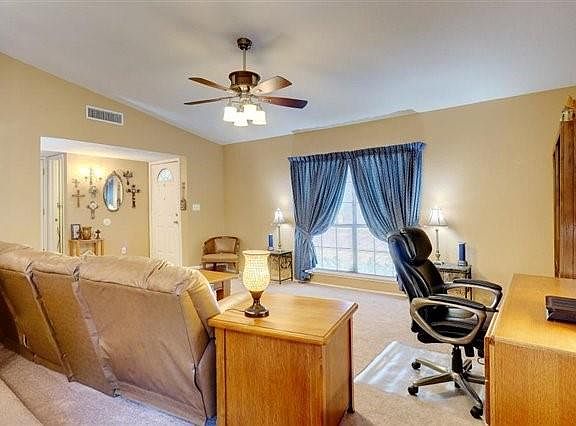 5th image of 4224 Shagbark St