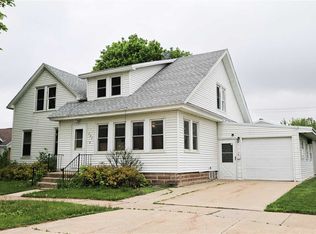 226 3rd Ave W, Cresco, IA 52136