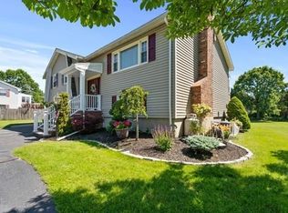 25 Juniper Dr, Saugus, MA 01906