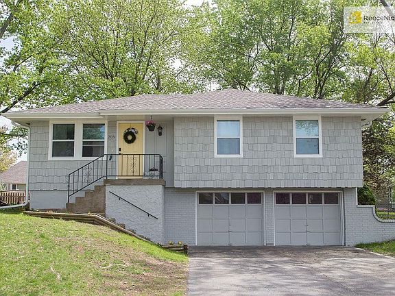 2nd image of 203 N 14th St