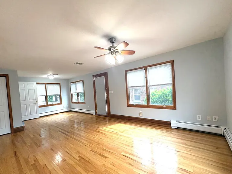476 Highland Ave #2 — Photo 4