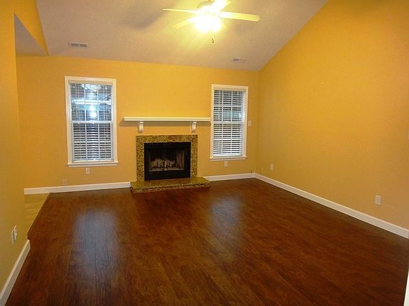 2nd image of 102 Yellowwood Dr