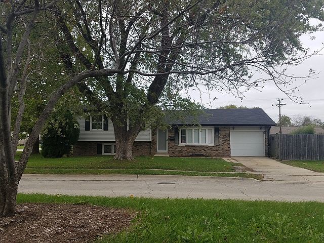 1st image of 690 Armitage Ave