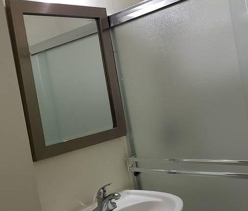 4th image of 822 Grove St APT 3