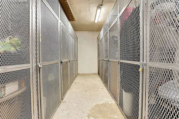 Sold by Redfin Real Estate | media 13