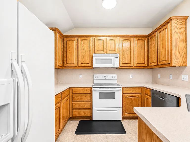 138 Lake Forest Dr — Photo 5