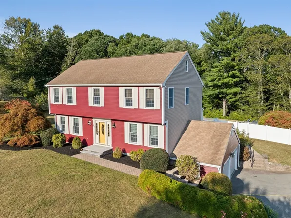 137 Birchwood Rd, Hanover, MA 02339