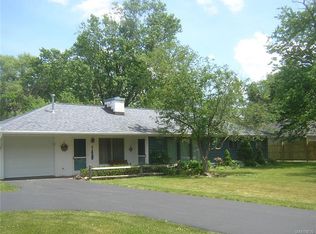 31 Meadow Dr, East Aurora, NY 14052