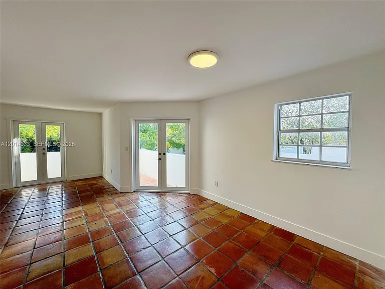 2918 Bird Ave #7 — Photo 2