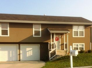 4223 SE Horseshoe Bend Dr, Topeka, KS 66609