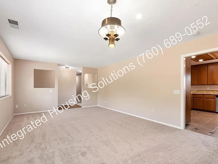 945 Pinon St — Photo 7