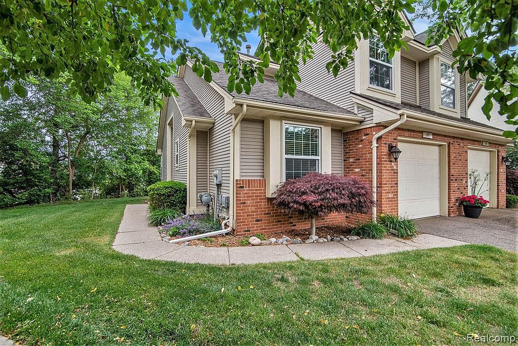 1018 Willowood Ct, Fenton, MI 48430 Zillow