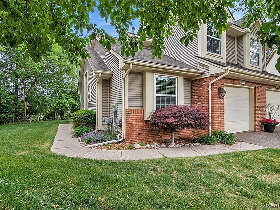 2nd image of 1018 Willowood Ct