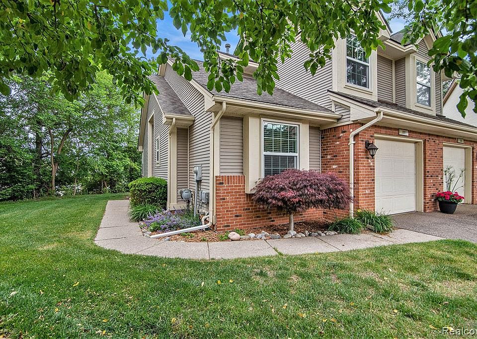 1018 Willowood Ct, Fenton, MI 48430 Zillow