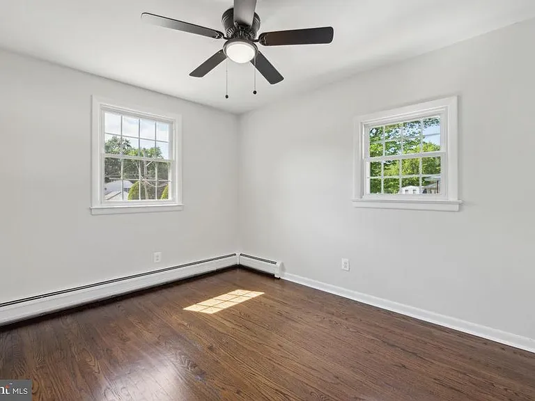 747 Hedy Ave — Photo 12