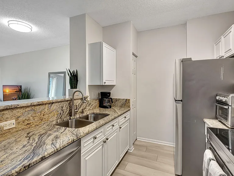 630 Sapodilla Ave #223 — Photo 13