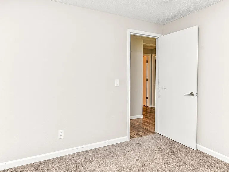 2626 W Hanover Dr — Photo 21