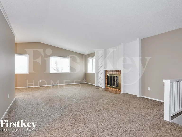 1 Berry Ct — Photo 2