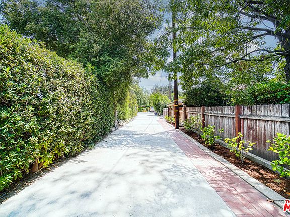 3rd image of 4621 Rockland Pl