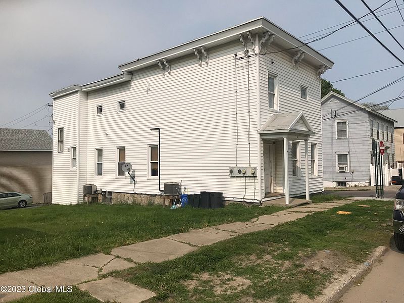 2nd image of 33 Hoosac Street