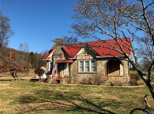 7091 Knobs Lndg, Connelly Springs, NC 28612