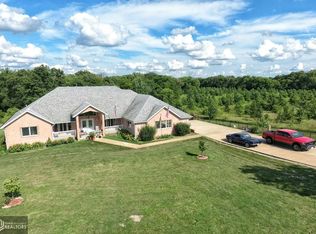 3372 New London Rd, New London, IA 52645