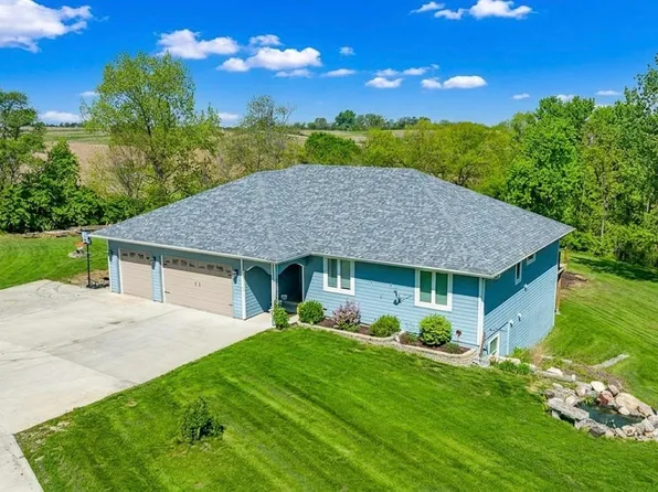 9612 Fairfax Trl, Indianola, IA 50125