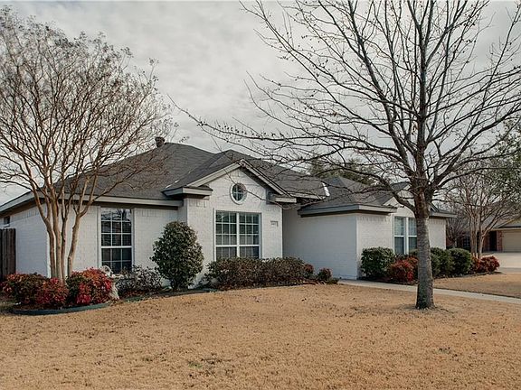 2nd image of 547 Thistle Meade Cir